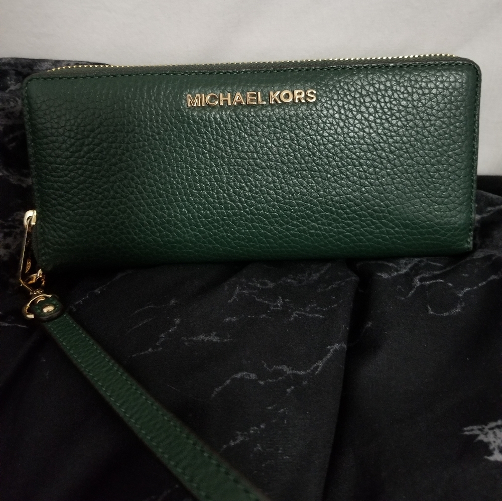 Michael Kors Continental Wristlet Green